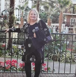 Meet your Posher, Deborah